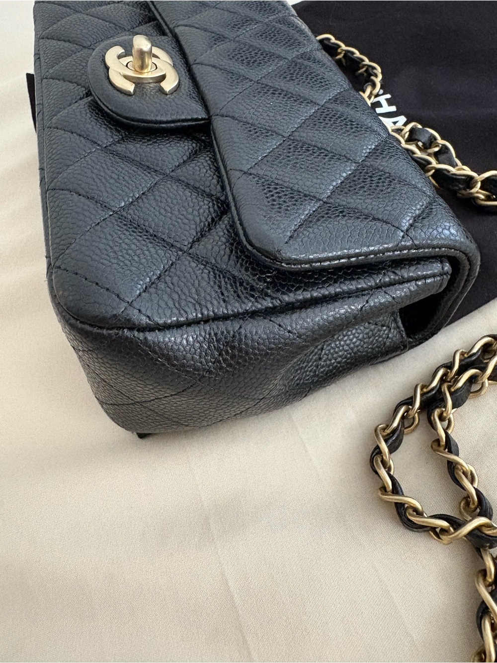 Chanel mini rectangular flap in Caviar - Picture 4 of 9